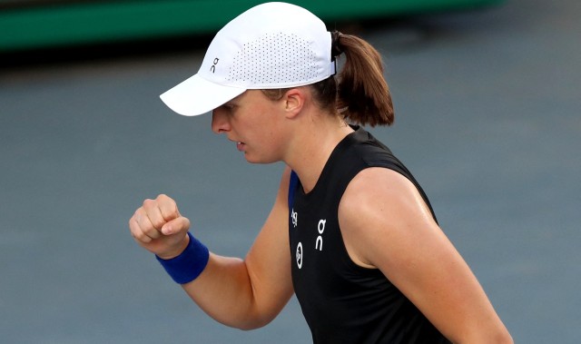 金年会金字招牌诚信至上网球WTA1000迪拜站第三轮:斯瓦泰克2-0战胜雅斯特雷姆斯卡