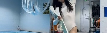 金年会体育主持张小薇晒潜水照：好的身材 不靠美颜出彩~